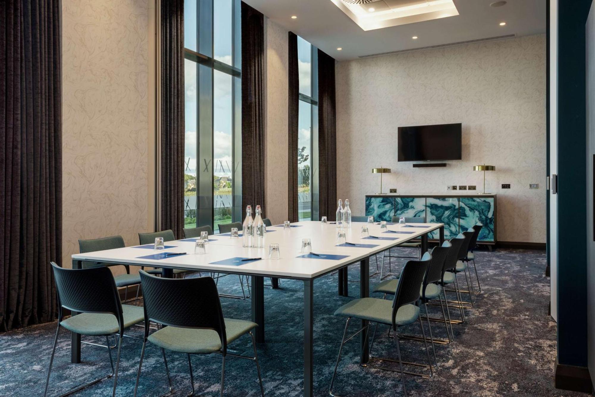 Hilton Teca Отель